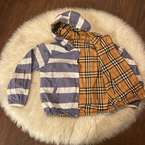 Children’s Burberry Reversible Spring Jacket - Picture 4 of 6